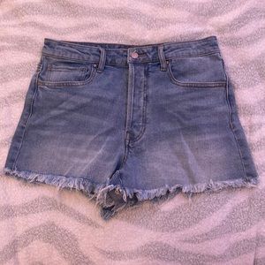 Cute Indigo Rising size 9 jean shorts.